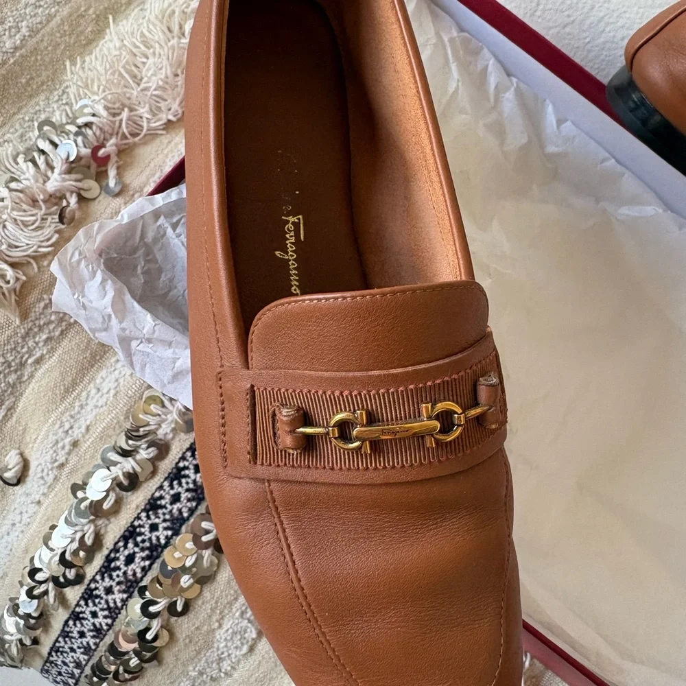 Salvatore Ferragamo Archie women’s loafer size 6 in Stella calf - Picture 4 of 6